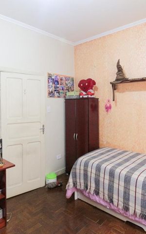Casa à venda com 200m², 3 quartos e 3 vagas Casa à venda com 200m², 3 quartos e 3 vagasQuarto 2