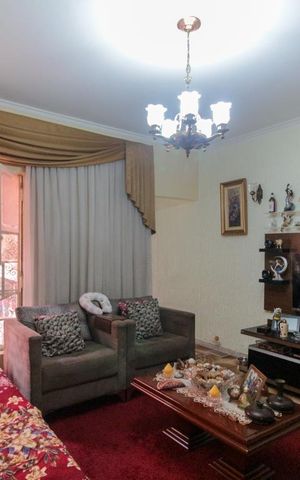 Casa à venda com 200m², 3 quartos e 3 vagas Casa à venda com 200m², 3 quartos e 3 vagasSala
