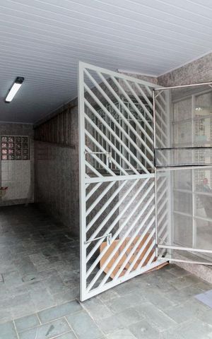 Casa à venda com 200m², 3 quartos e 3 vagas Casa à venda com 200m², 3 quartos e 3 vagasGaragem coberta