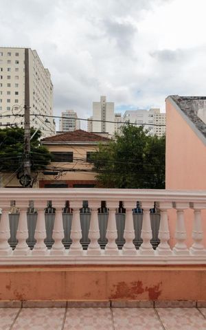 Casa à venda com 200m², 3 quartos e 3 vagas Casa à venda com 200m², 3 quartos e 3 vagasVaranda do quarto 3