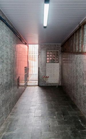 Casa à venda com 200m², 3 quartos e 3 vagas Casa à venda com 200m², 3 quartos e 3 vagasGaragem coberta