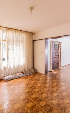 Casa para alugar com 200m², 4 quartos e 3 vagas Casa para alugar com 200m², 4 quartos e 3 vagasSala
