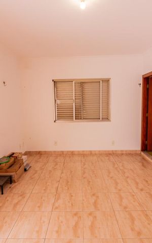 Casa para alugar com 200m², 4 quartos e 3 vagas Casa para alugar com 200m², 4 quartos e 3 vagasSuite