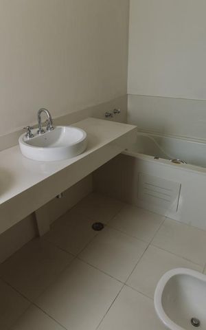 Apartamento à venda com 416m², 3 quartos e 6 vagasBanheiro 1 da Suíte 3