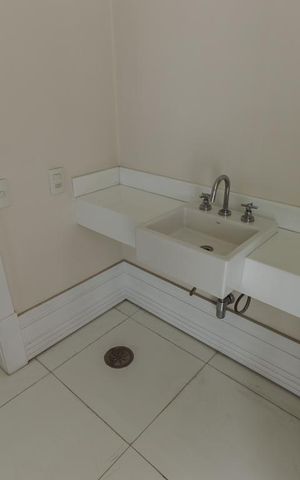 Apartamento à venda com 416m², 3 quartos e 6 vagasBanheiro 4