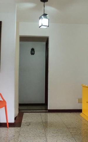 Casa de condomínio à venda com 301m², 4 quartos e 4 vagasHall social