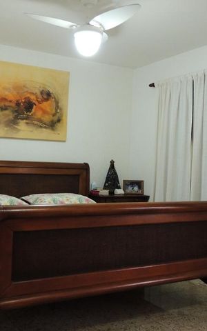 Casa de condomínio à venda com 301m², 4 quartos e 4 vagasQuarto 4 - Suíte