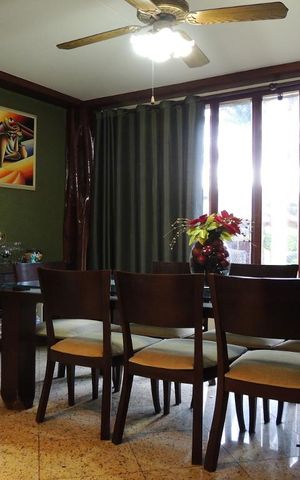Casa de condomínio à venda com 301m², 4 quartos e 4 vagasSala de Jantar