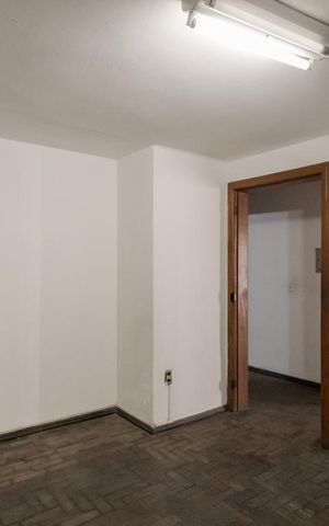 Casa à venda com 458m², 8 quartos e 6 vagas Casa à venda com 458m², 8 quartos e 6 vagasQuarto 1