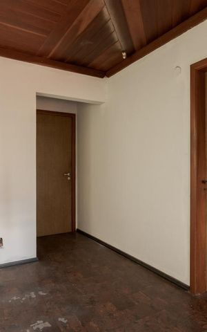 Casa à venda com 458m², 8 quartos e 6 vagas Casa à venda com 458m², 8 quartos e 6 vagasQuarto 7