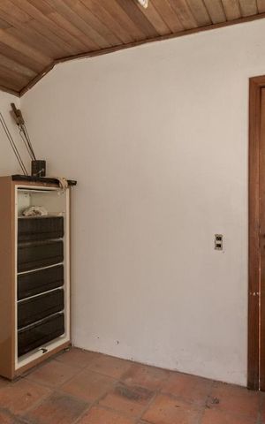Casa à venda com 458m², 8 quartos e 6 vagas Casa à venda com 458m², 8 quartos e 6 vagasQuarto de Serviço