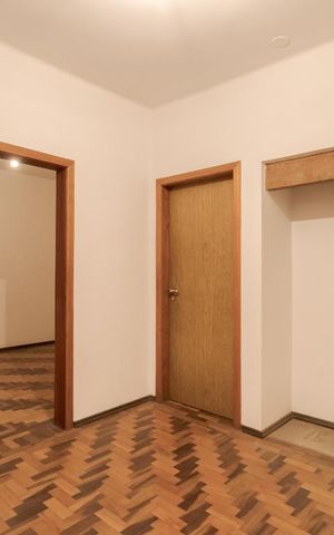 Casa à venda com 458m², 8 quartos e 6 vagas Casa à venda com 458m², 8 quartos e 6 vagasSala 1