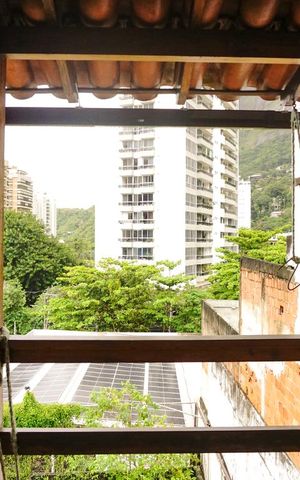 Casa à venda com 600m², 5 quartos e 10 vagas Casa à venda com 600m², 5 quartos e 10 vagasVista da Suíte3