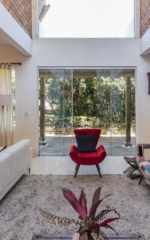 Casa à venda com 200m², 3 quartos e 3 vagas Casa à venda com 200m², 3 quartos e 3 vagasSala