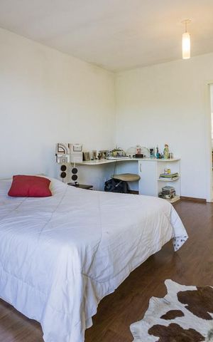 Casa à venda com 200m², 3 quartos e 3 vagas Casa à venda com 200m², 3 quartos e 3 vagasDormitório