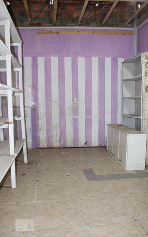 Casa à venda com 80m², 3 quartos e 2 vagasQuarto de Serviço