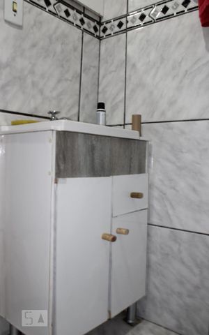 Casa à venda com 80m², 3 quartos e 2 vagasBanheiro