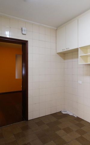 Casa para alugar com 200m², 4 quartos e 2 vagas Casa para alugar com 200m², 4 quartos e 2 vagasCozinha