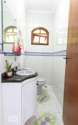 Casa à venda com 300m², 4 quartos e 9 vagasLavabo