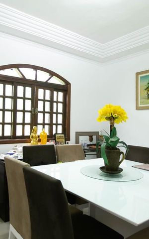 Casa à venda com 300m², 4 quartos e 9 vagasCopa