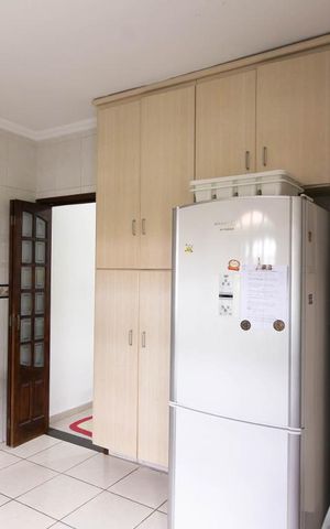 Casa à venda com 300m², 4 quartos e 9 vagasCozinha