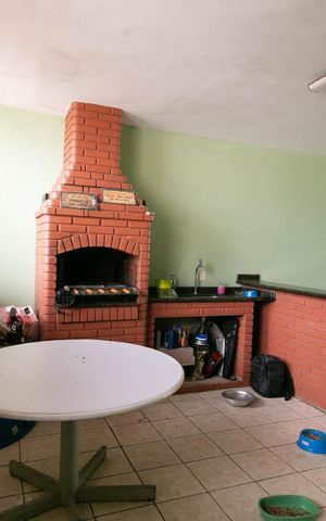 Casa à venda com 300m², 4 quartos e 9 vagasChurrasqueira