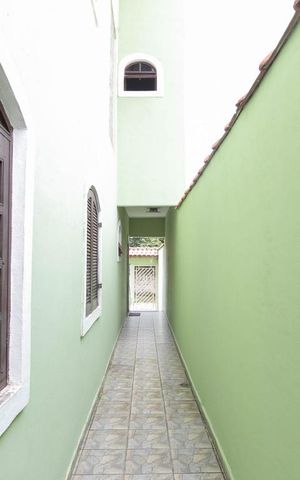Casa à venda com 300m², 4 quartos e 9 vagasCorredor
