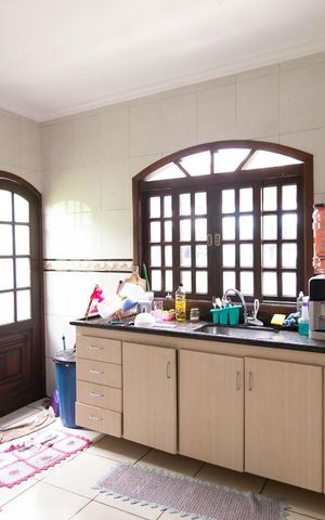 Casa à venda com 300m², 4 quartos e 9 vagasCozinha