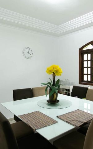 Casa à venda com 300m², 4 quartos e 9 vagasCopa