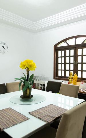 Casa à venda com 300m², 4 quartos e 9 vagasCopa