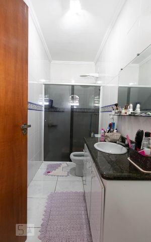 Casa à venda com 300m², 4 quartos e 9 vagasBanheiro da Suíte 