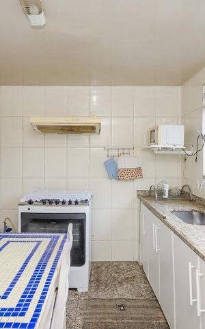 Casa à venda com 350m², 5 quartos e 8 vagascozinha piso inferior