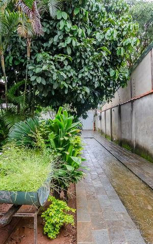 Casa à venda com 350m², 5 quartos e 8 vagasÁrea Externa