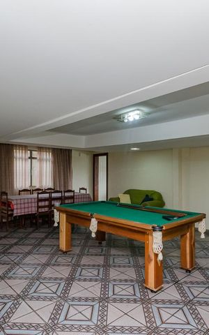 Casa à venda com 350m², 5 quartos e 8 vagasSala 3 piso inferior