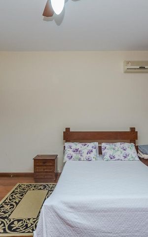 Casa à venda com 350m², 5 quartos e 8 vagasSuíte