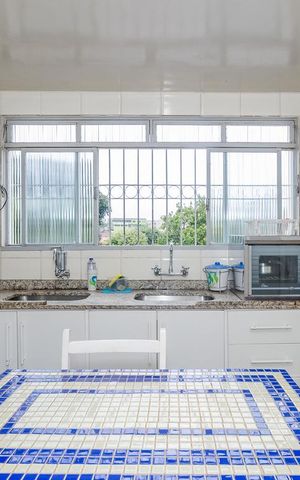 Casa à venda com 350m², 5 quartos e 8 vagascozinha piso inferior
