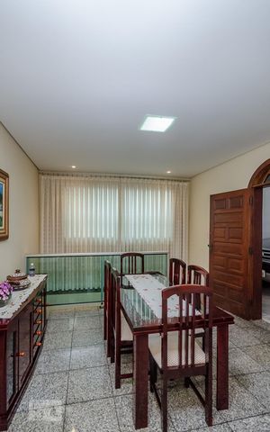 Casa à venda com 350m², 5 quartos e 8 vagasSala 2