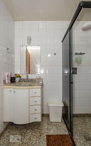 Casa à venda com 350m², 5 quartos e 8 vagasBanheiro Social 2