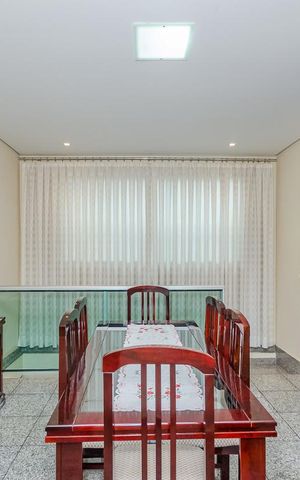 Casa à venda com 350m², 5 quartos e 8 vagasSala 2
