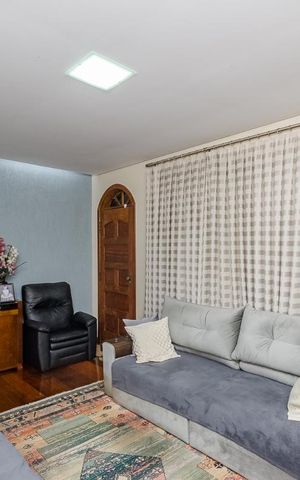 Casa à venda com 350m², 5 quartos e 8 vagasSala 1