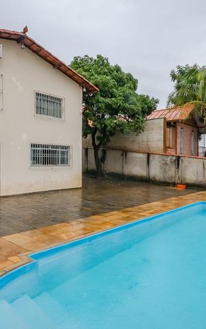 Casa à venda com 350m², 5 quartos e 8 vagasÁrea Externa