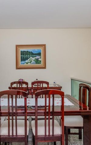 Casa à venda com 350m², 5 quartos e 8 vagasSala 2