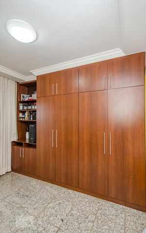 Casa à venda com 350m², 5 quartos e 8 vagasQuarto 4