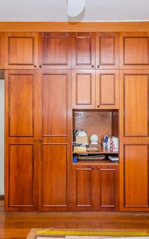 Casa à venda com 350m², 5 quartos e 8 vagasQuarto 2