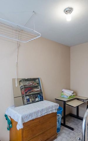 Casa à venda com 350m², 5 quartos e 8 vagasQuarto de Serviço