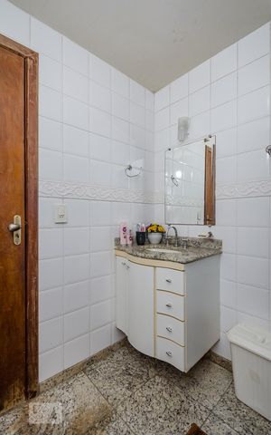 Casa à venda com 350m², 5 quartos e 8 vagasBanheiro Social 2