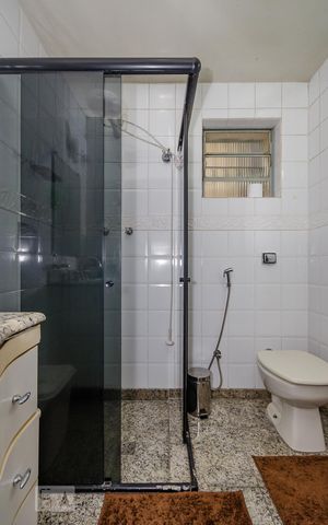 Casa à venda com 350m², 5 quartos e 8 vagasBanheiro Social 2