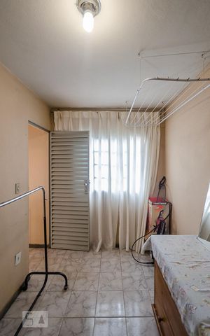 Casa à venda com 350m², 5 quartos e 8 vagasQuarto de Serviço