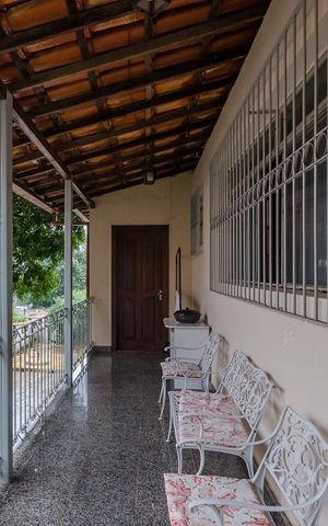 Casa à venda com 350m², 5 quartos e 8 vagasvaranda