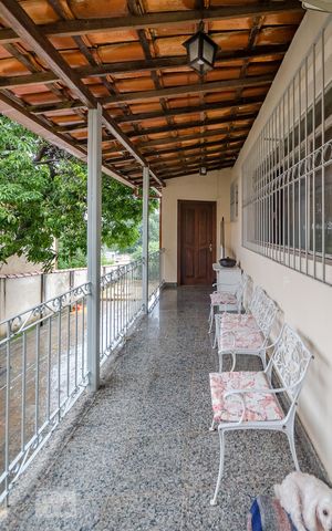 Casa à venda com 350m², 5 quartos e 8 vagasvaranda